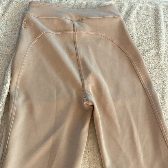 Free People Movement fabulous stretchy flared pants w/ great pockets - Picture 11 of 14